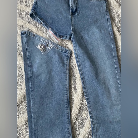 New -Detachable-Leg Jeans with hooks - Picture 2 of 2